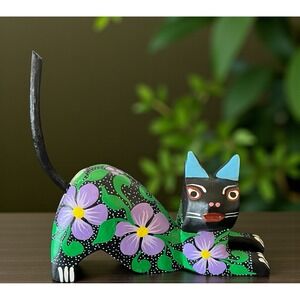 Oaxacan Alebrije Medium Cat Kitty Kitten‎ Copal Wood Carving Multicolor Folk Art